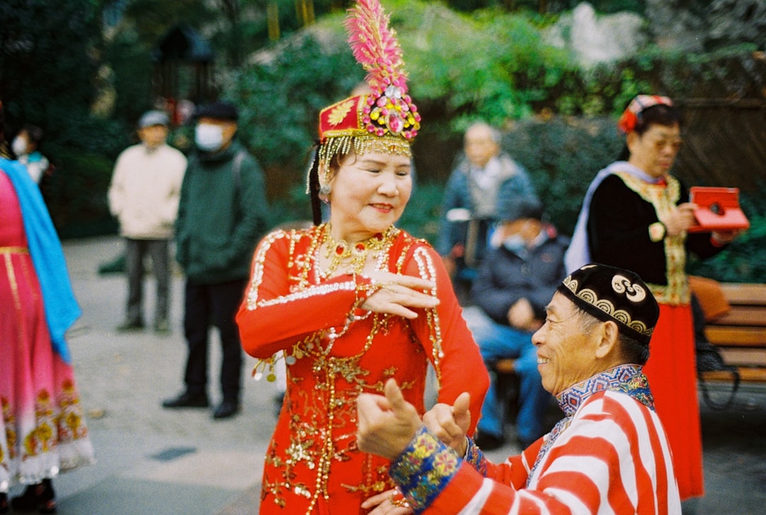 Photo Magician performing